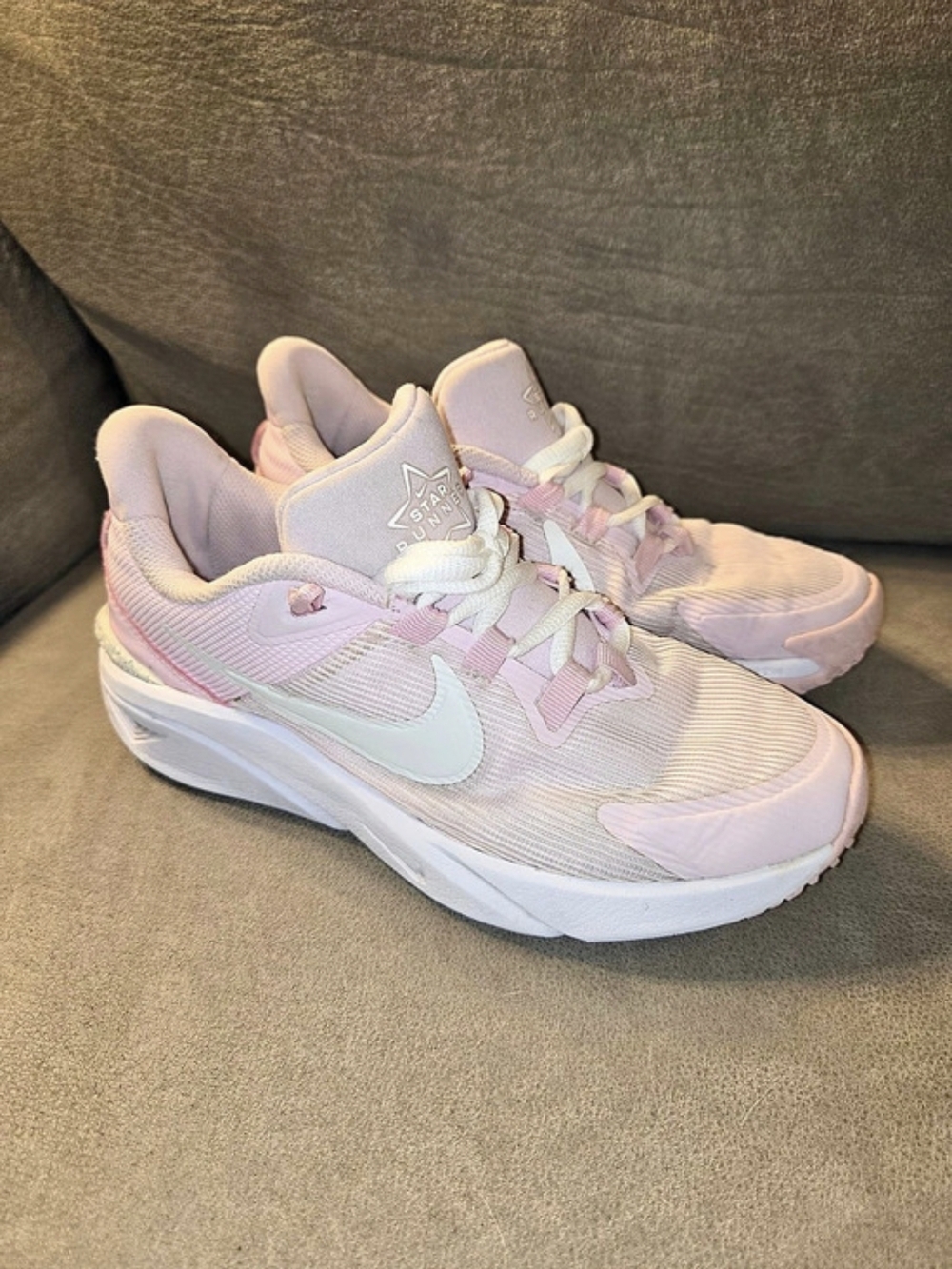 Nike Star Runner 4 Women's Athletic Shoes Pink Size US 4Y